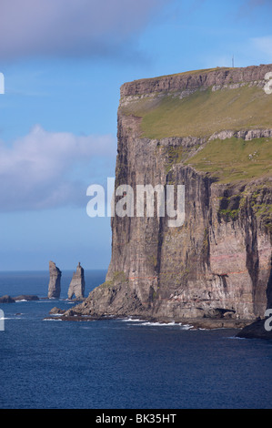 Risin and Kellingin sea stacks, under 350 m high cliffs, near Eidi, Esturoy, Faroe Islands (Faroes), Denmark, Europe Stock Photo