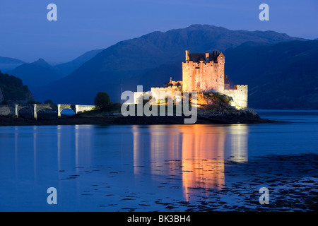 Eilean Donan Castle near Kyle of Lochalsh, Lochalsh area, Western Stock ...