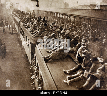 Italian, Serb and Russian prisoners of war leaving Budapest on their way home after the First World War. Stock Photo