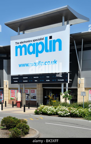 Lakeside retail business park Maplin Electronics store & logo brand sign with online internet web site details West Thurrock Essex England UK Stock Photo