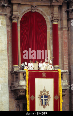 Pope's balcony in Vatican Stock Photo - Alamy