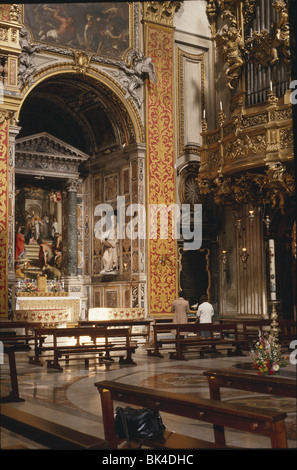 Santa Maria in Vallicella (Chiesa Nuova) Baroque church interior in ...