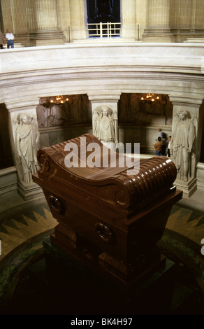 Napoleon's tomb in the Chapel of Saint Louis in the Hotel des Invalides, Paris Stock Photo