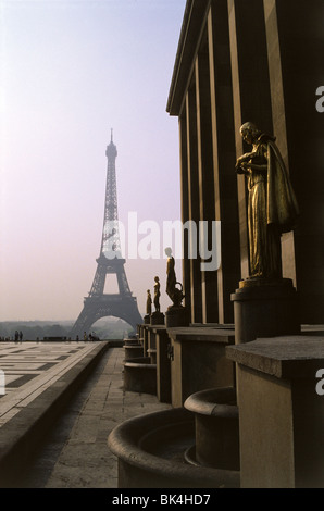 Eiffel Tower and Palais de Chaillot, Paris Stock Photo