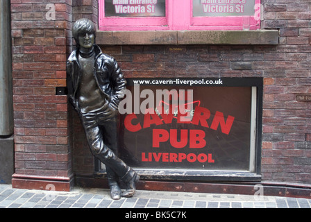 Statue of John Lennon close to the original Cavern Club, Matthew Street, Liverpool, Merseyside, England, United Kingdom, Europe Stock Photo