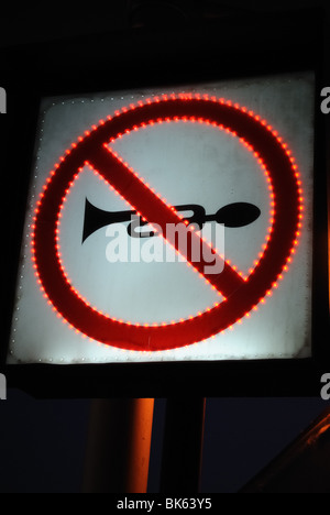 Illuminated No honking sign in Hurghada, Egypt Stock Photo