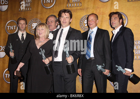 GARRETT DILLAHUNT TESS HARPER TOMMY LEE JONES JOSH BROLIN WOODY HARRELSON & JAVIER BARDEM 14TH ANNUAL SCREEN ACTORS GUILD AW Stock Photo