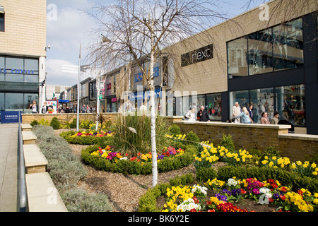 Harlow Town shopping precinct with garden Stock Photo