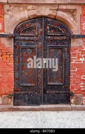 Door to courtyard at St. Patrick's Old Cathedral in Nolita, Manhattan, New York City Stock Photo