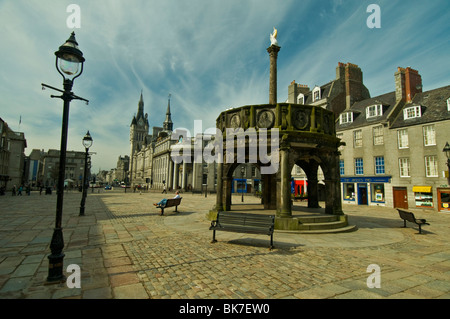 The historic centre of Aberdeen with its ancient Market Cross at the Casatlegate.   SCO 6121 Stock Photo
