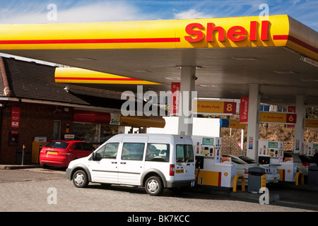 Cars parked on a Shell filling station forecourt. Stock Photo