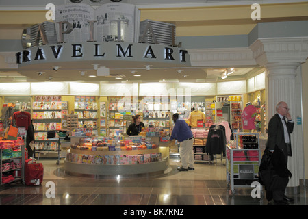 Washington DC Washingto,D.C.,Ronald Reagan Washington National  Airport,DCA,terminal,CNBC News,store,stores,businesses,district,vendor  vendors seller,s Stock Photo - Alamy