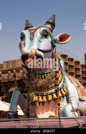 India, Tamil Nadu, Madurai, Nandi (Shiva’s bull) statue Stock Photo