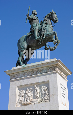 Madrid, Spain. Plaza de Oriente. Statue of Felipe / Philip IV (Pietro Tacca; 1639) Stock Photo