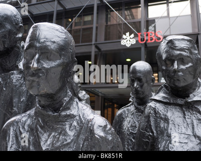 UBS headquarters, Broadgate, London, with statue in foreground, George Segal Rush Hour sculpture Stock Photo