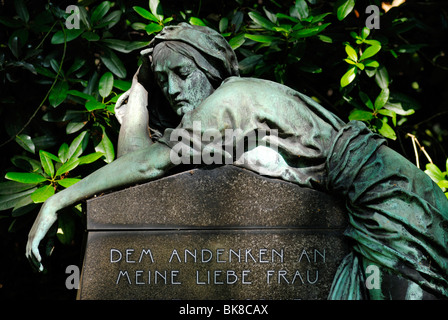 Historic statue of a grieving woman at the Ohlsdorf cemetery in Hamburg, Germany, Europe Stock Photo