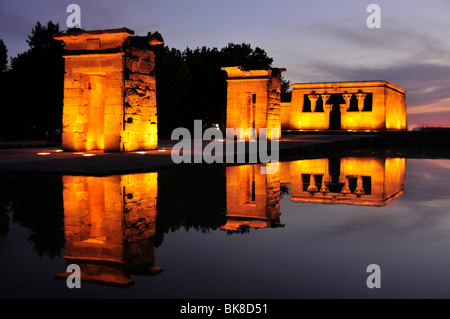 Templo de Debod, Nubian temple, dusk, a gift from the Egyptian government to Spain in 1968, Madrid, Spain, Iberian Peninsula, E Stock Photo