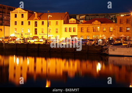 The Drunken Admiral Pub and Historic Buildings, Hunter Street, Reflected in Victoria Dock, Hobart, Tasmania, Australia Stock Photo