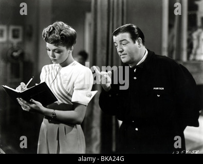 ABBOTT AND COSTELLO IN HOLLYWOOD (1945) JEAN PORTER, LOU COSTELLO ACIH 003P Stock Photo