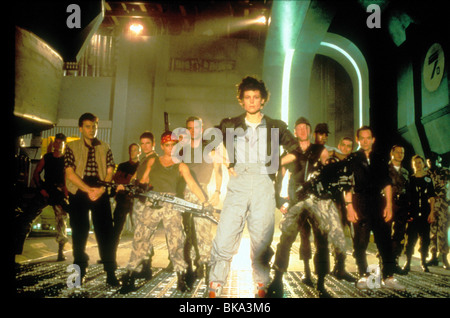 ALIENS (1986) PAUL REISER, JENETTE GOLDSTEIN, BILL PAXTON, MICHAEL BIEHN, SIGOURNEY WEAVER, MARK ROLSTON, LANCE HENRIKSEN, Stock Photo