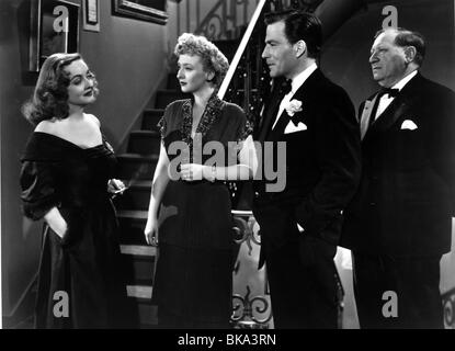 ALL ABOUT EVE (1950) BETTE DAVIS, CELESTE HOLM, HUGH MARLOWE, GREGORY RATOFF AAE 016P Stock Photo