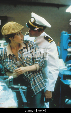 DEBRA WINGER, RICHARD GERE, AN OFFICER AND A GENTLEMAN, 1982 Stock ...