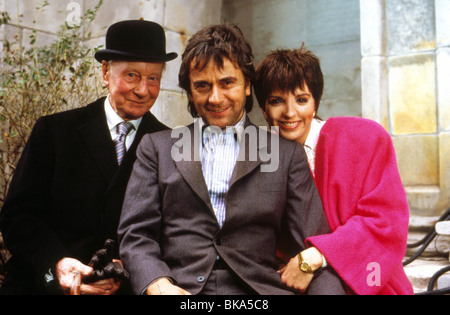 ARTHUR 2 : ON THE ROCKS (1988) JOHN GIELGUD, DUDLEY MOORE, LIZA MINNELLI AR2 046 Stock Photo