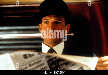 THE AVENGERS (1998) RALPH FIENNES AVEN 063 Stock Photo