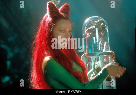 BATMAN & ROBIN (1997) BATMAN AND ROBIN (ALT) UMA THURMAN BARO 094 Stock Photo