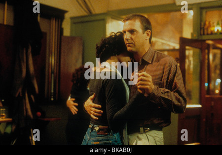 THE BODYGUARD (1992) KEVIN COSTNER BDG 019 Stock Photo - Alamy