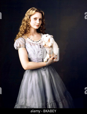 Alice in Wonderland Year: 2010 - USA Director: Tim Burton Helena Bonham ...