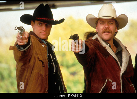 THE COWBOY WAY (1994) WOODY HARRELSON, KIEFER SUTHERLAND CWW 015 Stock Photo