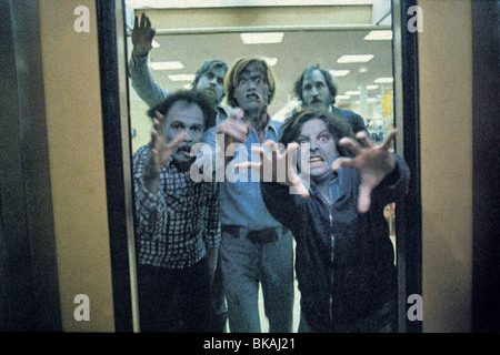 DAWN OF THE DEAD (1978) ZOMBIE (ALT) DODE 001 Stock Photo