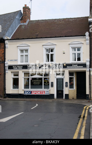 The White Hart pub, St James' Street, King's Lynn, Norfolk, England Stock Photo