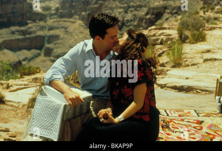 FOOLS RUSH IN (1997) MATTHEW PERRY, SALMA HAYEK FOOR 050 MOVIESTORE COLLECTION LTD Stock Photo