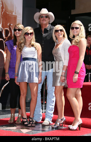 ALAN JACKSON WIFE DAUGHTERS ALAN JACKSON STAR ON THE HOLLYWOOD WALK OF ...