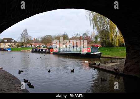 Canal Walk, Kennet and Avon Canal, Hungerford, Berkshire, England, United Kingdom Stock Photo