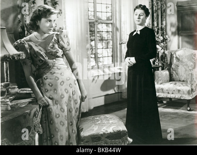 REBECCA (1940) JOAN FONTAINE, JUDITH ANDERSON RBCA 022P Stock Photo