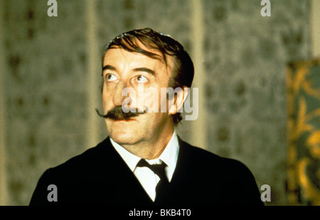 THE RETURN OF THE PINK PANTHER (1975) PETER SELLERS RPP 025 Stock Photo