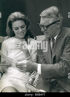 CARY GRANT PORTRAIT WITH DYAN CANNON (1966) CRGR 026P Stock Photo