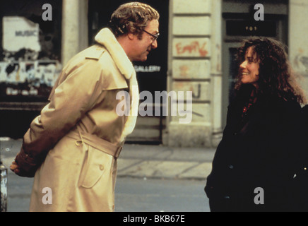 HANNAH AND HER SISTERS (1986) MICHAEL CAINE, BARBARA HERSHEY HHS 015 Stock Photo