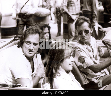 SALVADOR (1986) JAMES BELUSHI, ELIPIDIA CARRILLO, CYNTHIA GIBB, JAMES WOODS SLV 001P Stock Photo