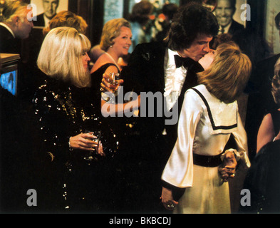 SHAMPOO (1975) JULIE CHRISTIE, WARREN BEATTY, LEE GRANT SHPO 001FOH Stock Photo