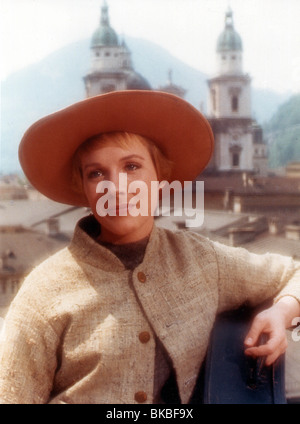 THE SOUND OF MUSIC(1965) JULIE ANDREWS SOM 010CP Stock Photo