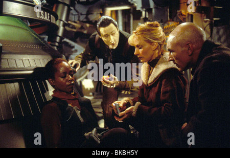 STAR TREK: FIRST CONTACT (1996) ALFRE WOODARD, BRENT SPINER, GATES McFADDEN, PATRICK STEWART STFC 018 Stock Photo