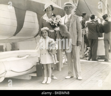 SHIRLEY TEMPLE PORTRAIT MR AND MRS GEORGE TEMPLE SHTP 009P Stock Photo