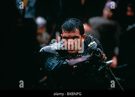 THE THIRTEENTH WARRIOR (1999) THE 13TH WARRIOR (ALT) ANTONIO BANDERAS THWA 001 R Stock Photo