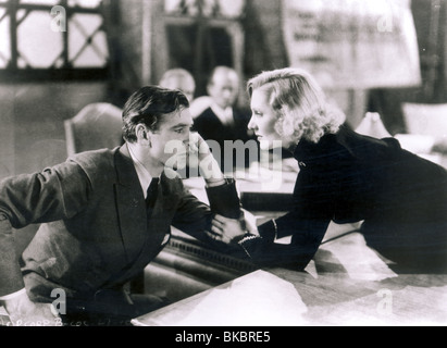 MR DEEDS GOES TO TOWN (1936) GARY COOPER, JEAN ARTHUR MDGT 005P Stock Photo