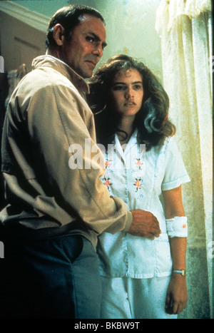 A NIGHTMARE ON ELM STREET (1984) JOHN SAXON, HEATHER LANGENKAMP NEST 009 MOVIESTORE COLOLECTION LTD Stock Photo