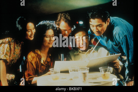 THE WEDDING BANQUET (1993) MAY CHIN, AH-LEA GUA, MITCHELL LICHENSTEIN, SIHUNG LUNG, WINSTON CHAO WBQ 004 Stock Photo